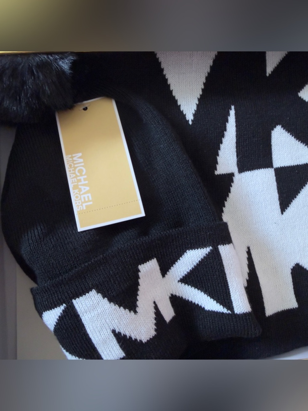 Michael Kors Hat & Scarf Gift Set NWT Black White - Picture 3 of 4